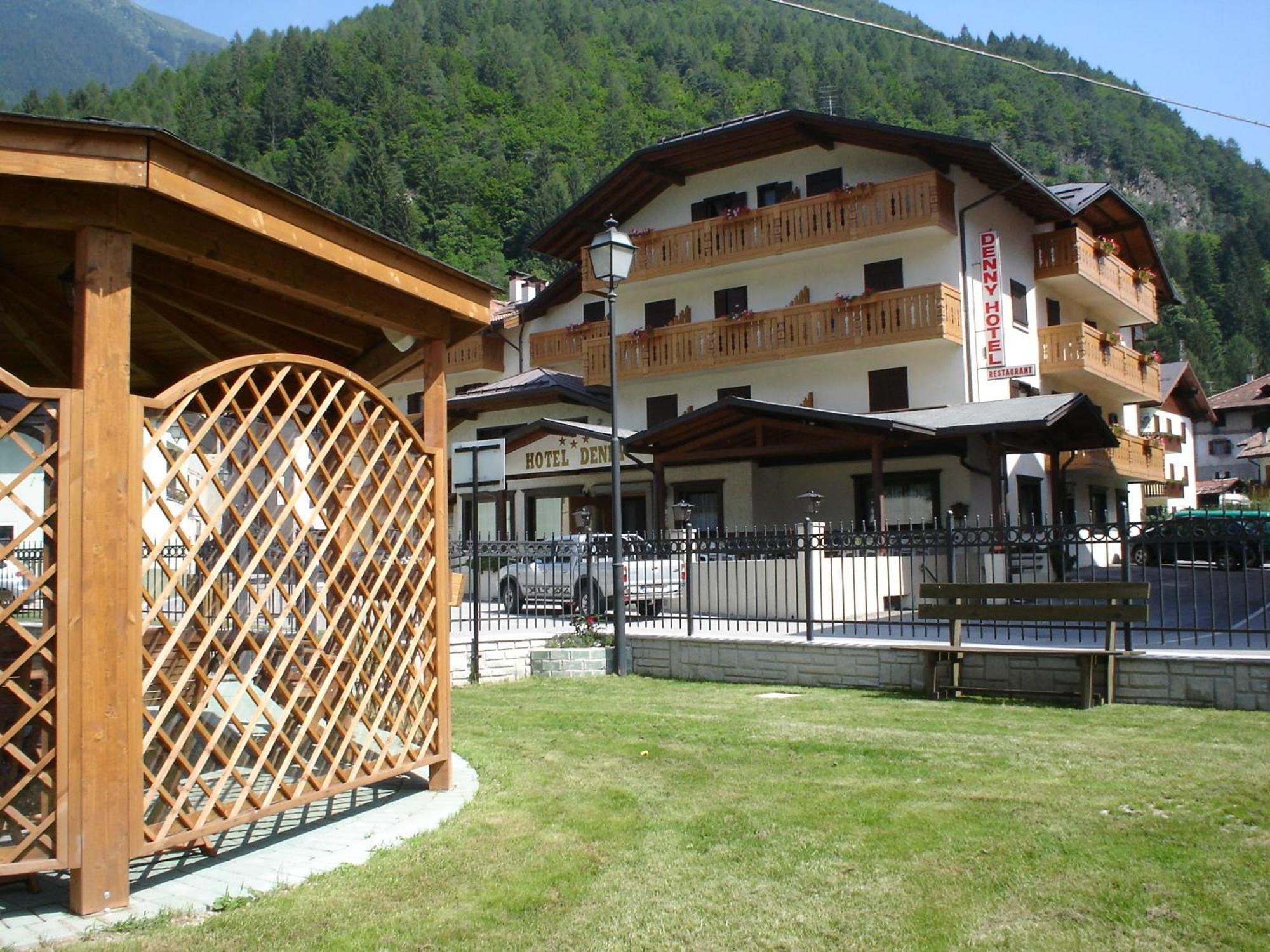 Hotel Denny Pinzolo Exterior photo